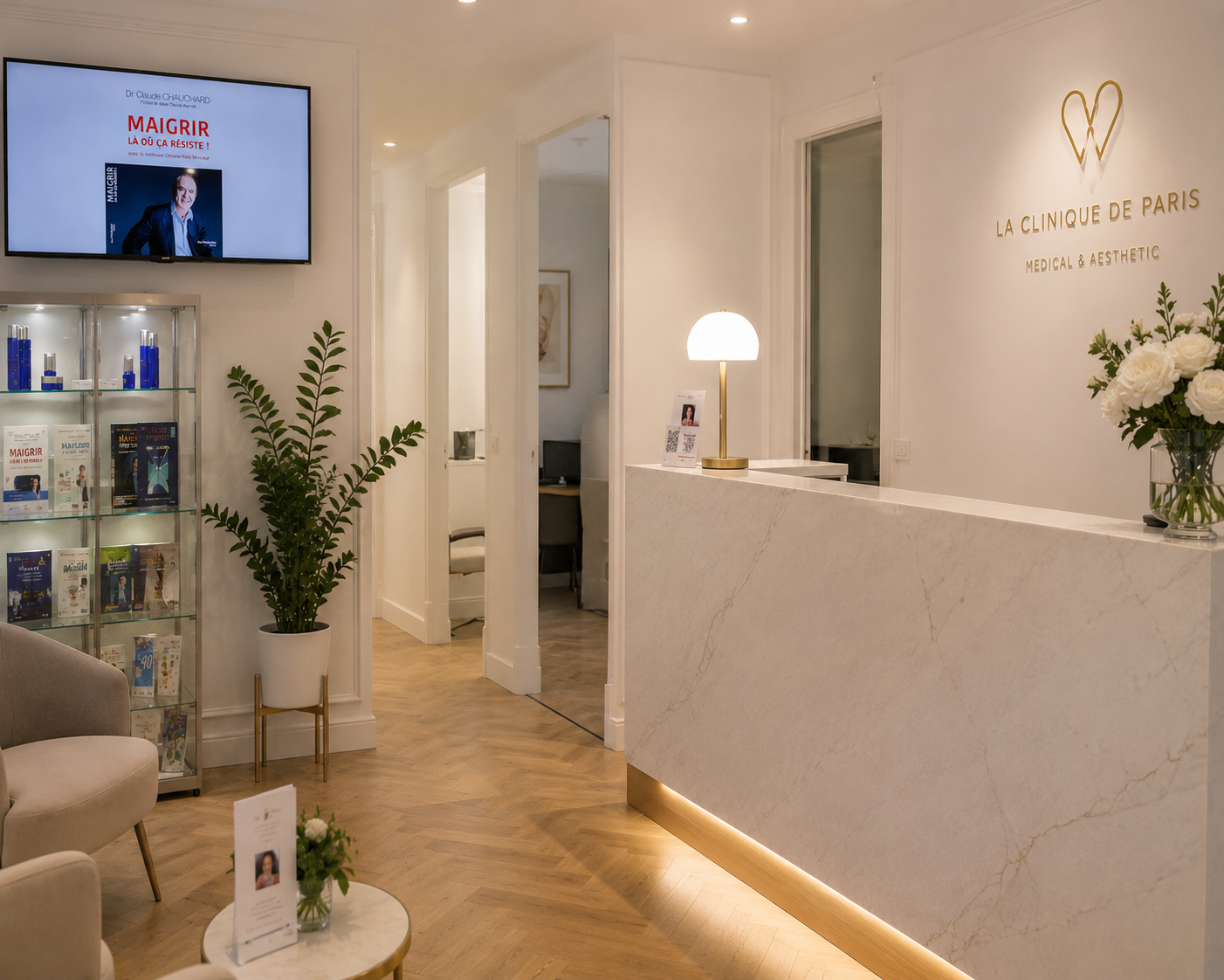 La Clinique de Paris — 20 ans d’expertise en médecine anti-âge Paris 16 La Clinique de Paris — réception de la clinique anti-âge du Dr Chauchard, Paris 16e, médecine préventive depuis 20 ans